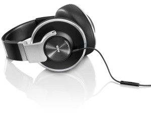 AKG K551