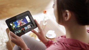 Amazon_Instant_Video_Frau_mit_Kindle