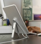 Twelve South Compass 2 mit Lightning-Kabel