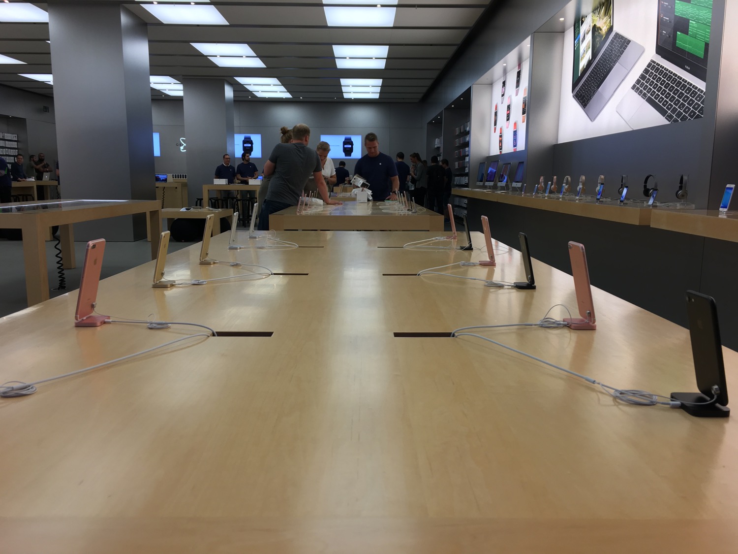 iphone 7 apple store
