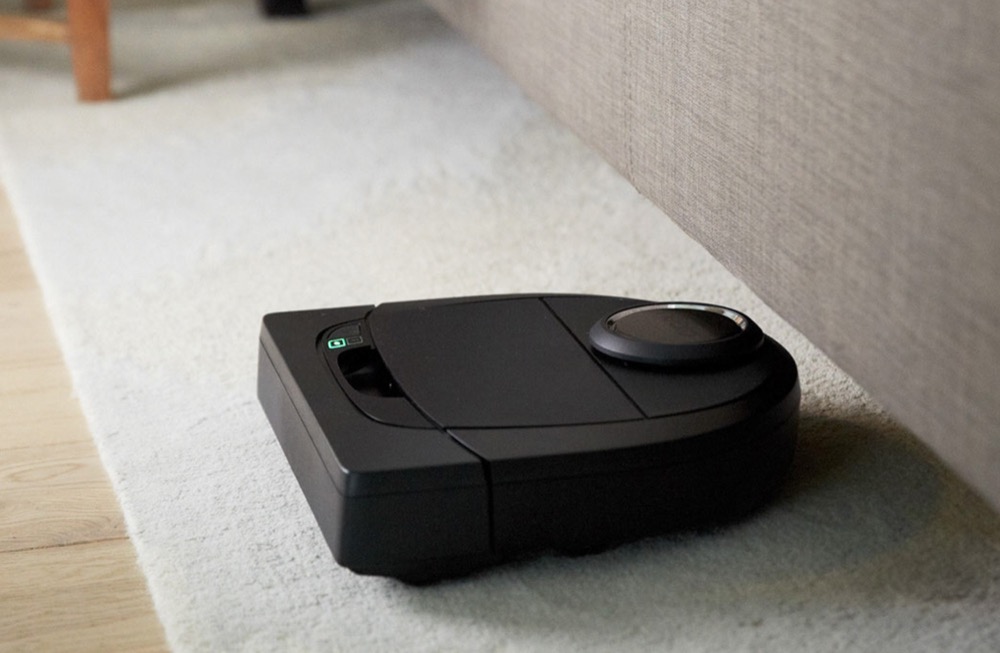 Neato-Botvac-D5-Connected-Lifestyle-Carpet-Angle-Left