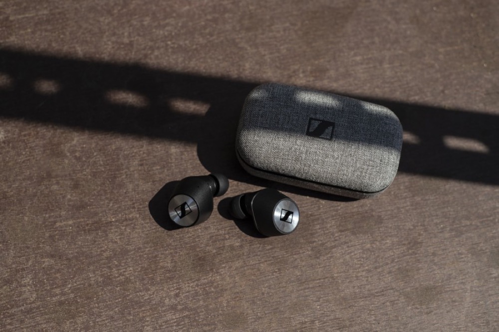 MOMENTUM True Wireless