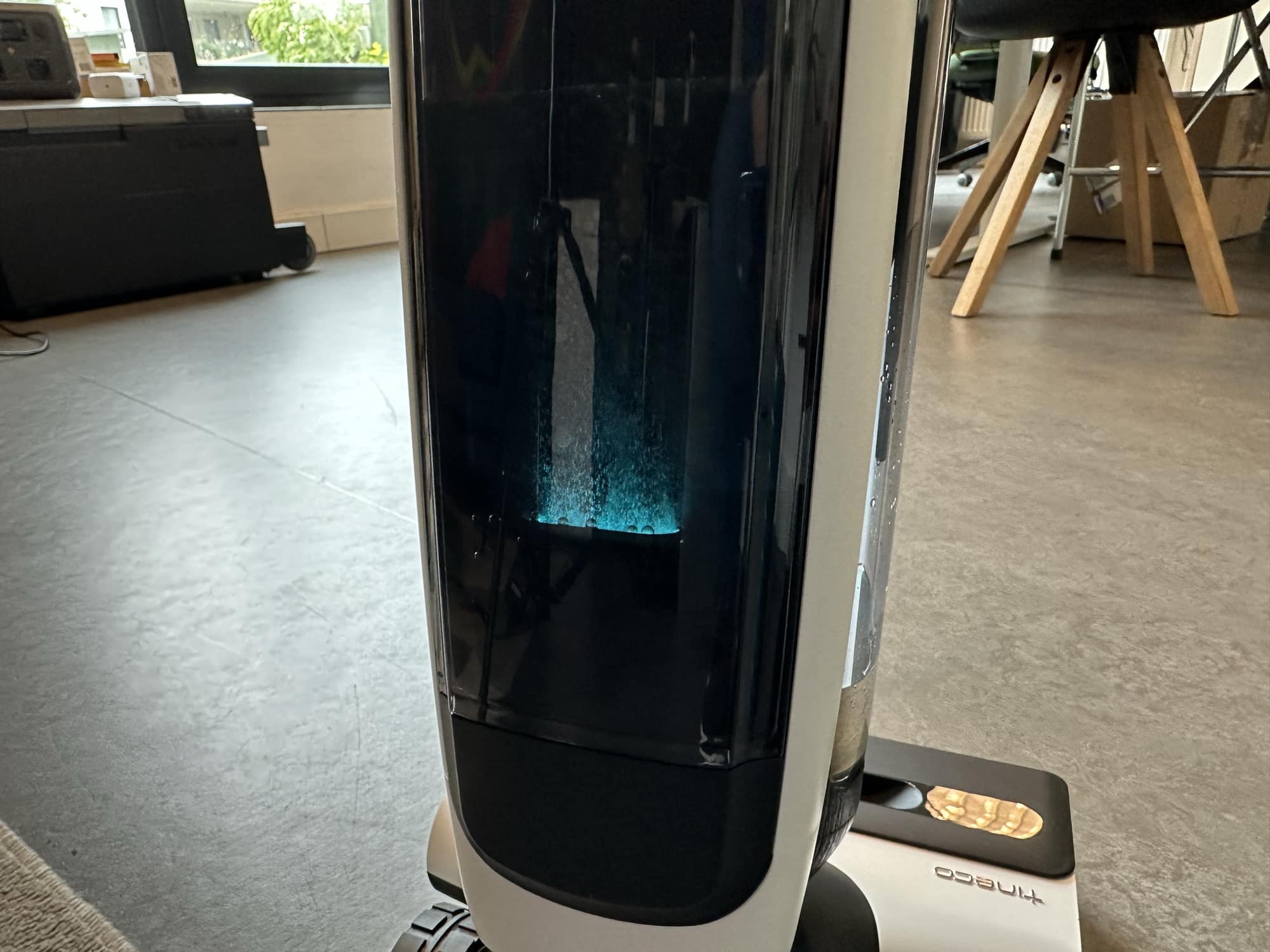 Tineco Floor One S7 Pro reinigt Wasser mit Strom