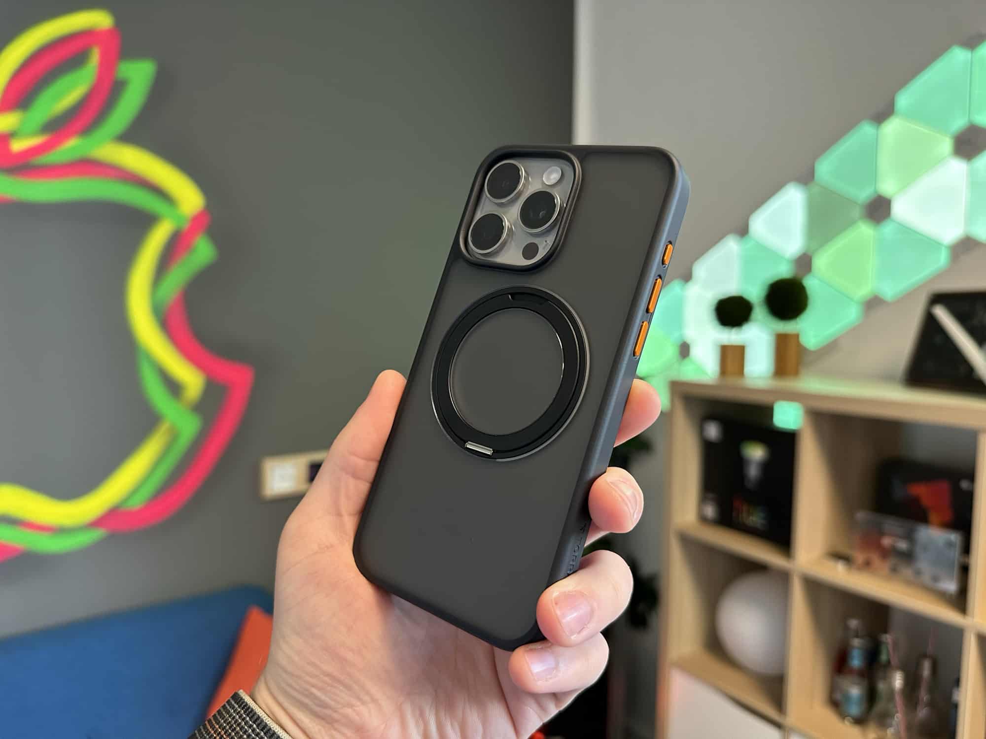 Torras Upro Stand 360 Grad mit Magafe und iPhone 15 Pro Max