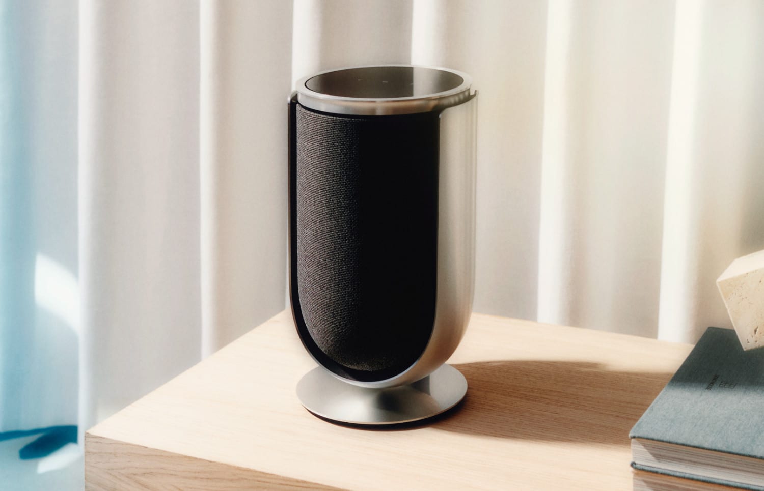 Bang & Olufsen Beolab 8 in Silber mit Stoff-Optik