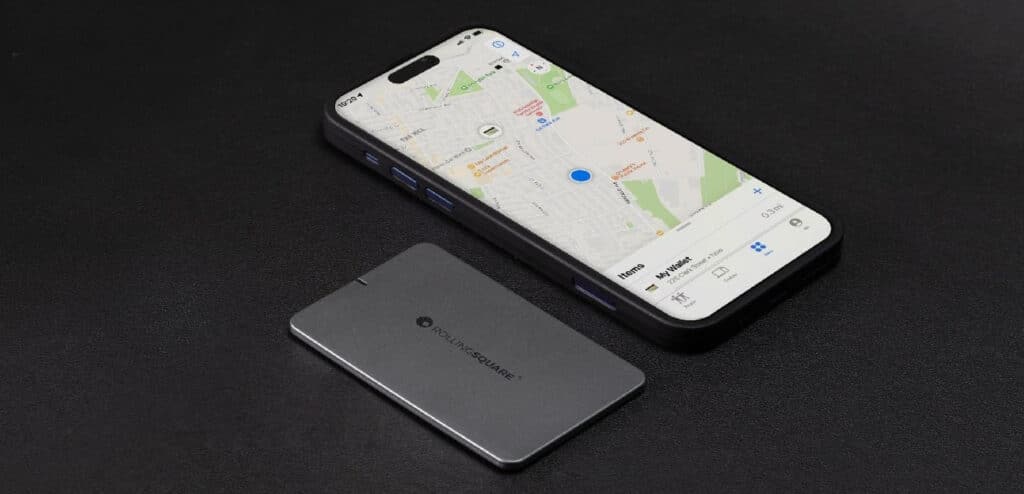 Die Rolling Square AirCard E mit einem iPhone
