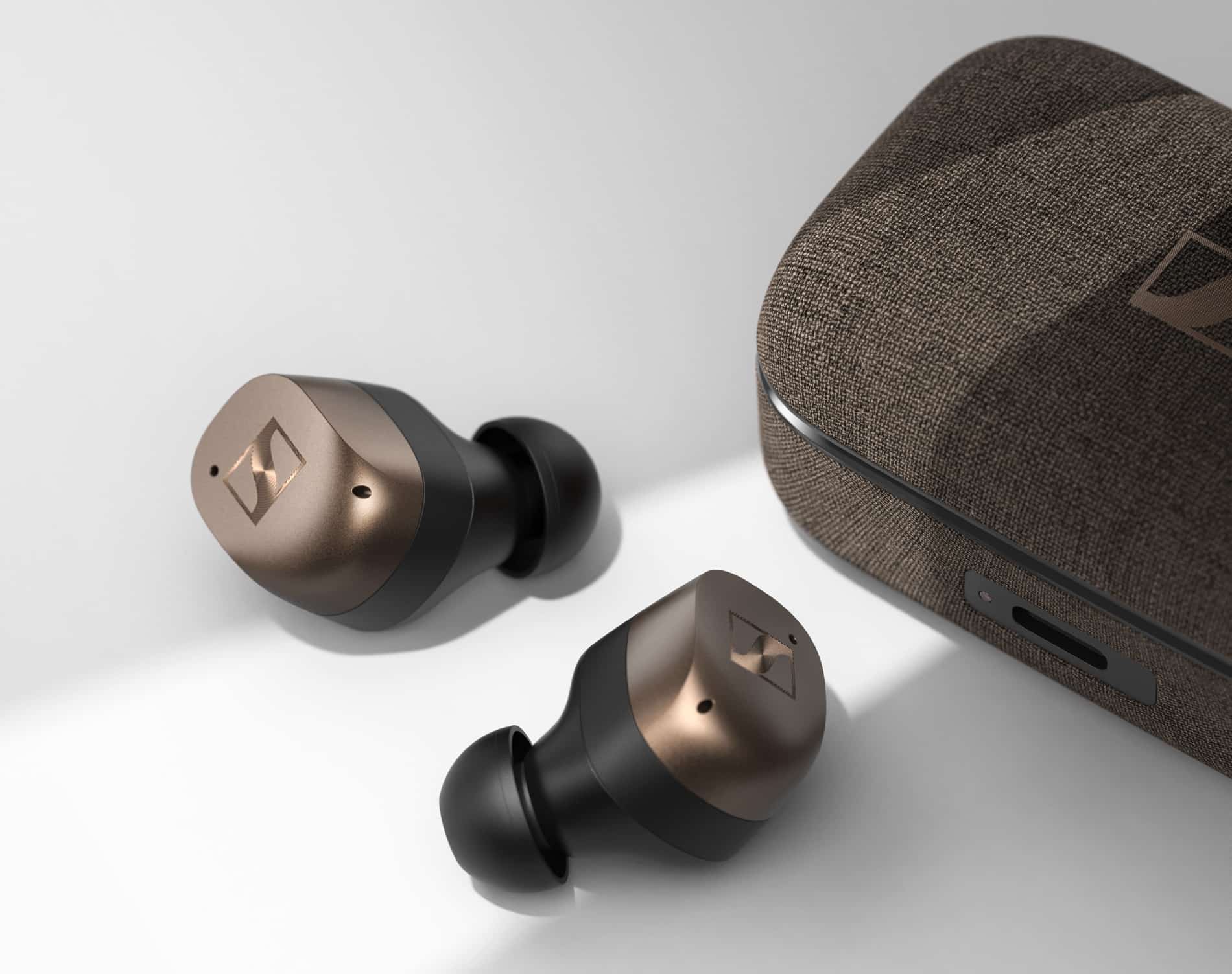 Zwei In-Ears der Sennheiser Momentum True Wireless 4