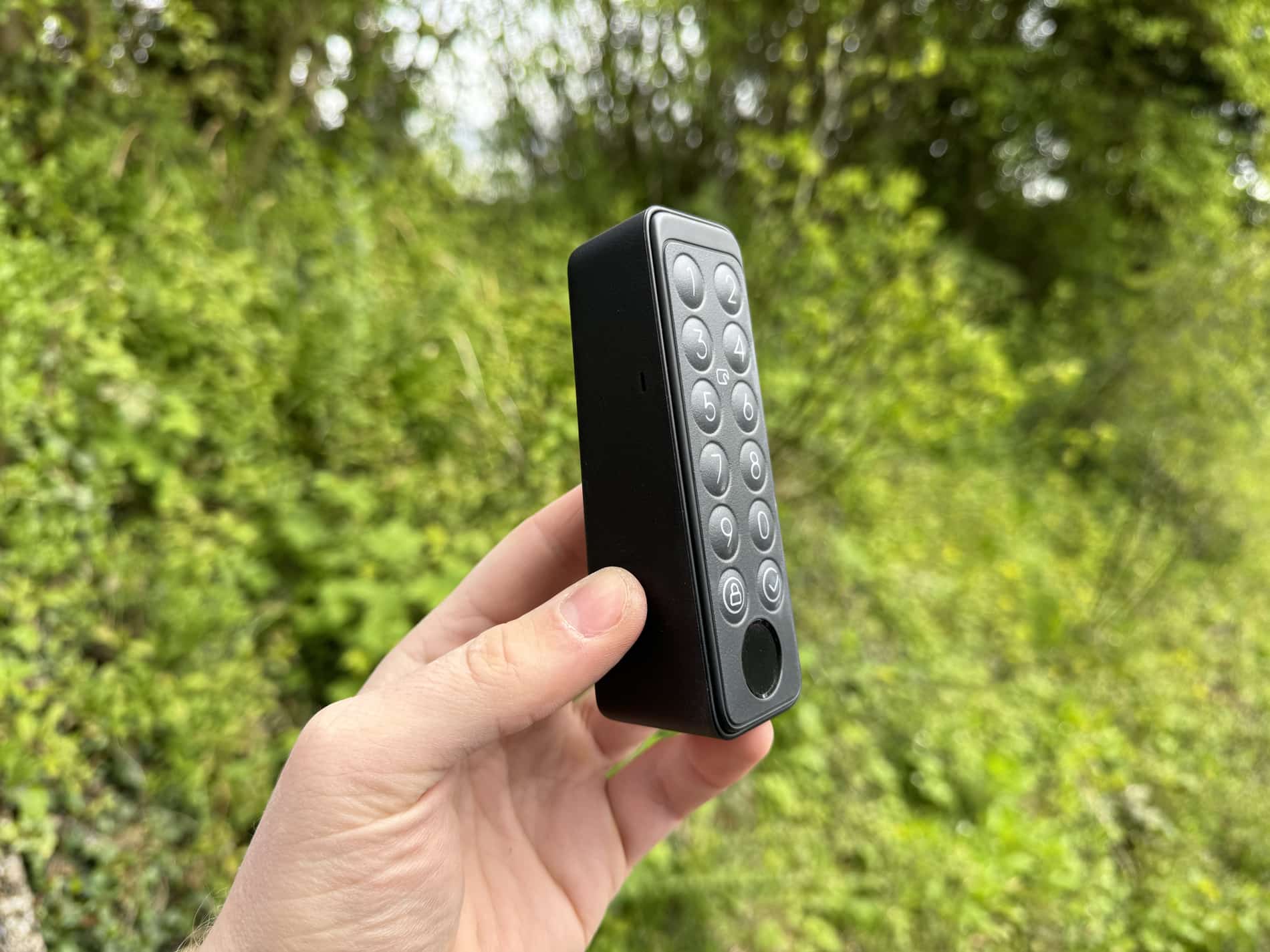 SwitchBot Keypad Touch von der Seite