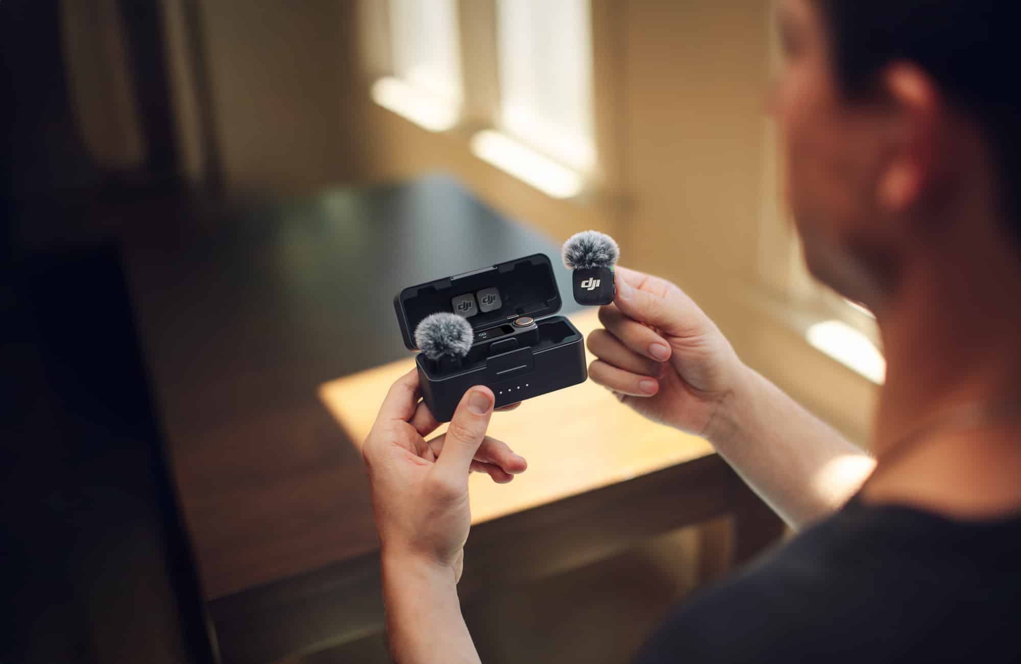 Ladecase mit Inhalt des DJI Mic 3.