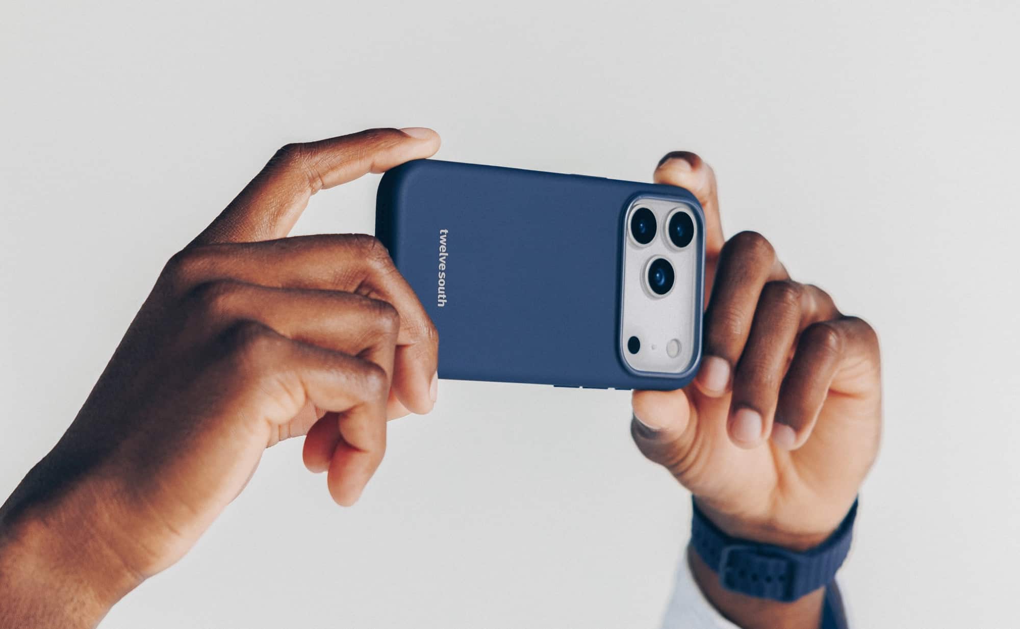 Twelve South Case für das iPhone 17.