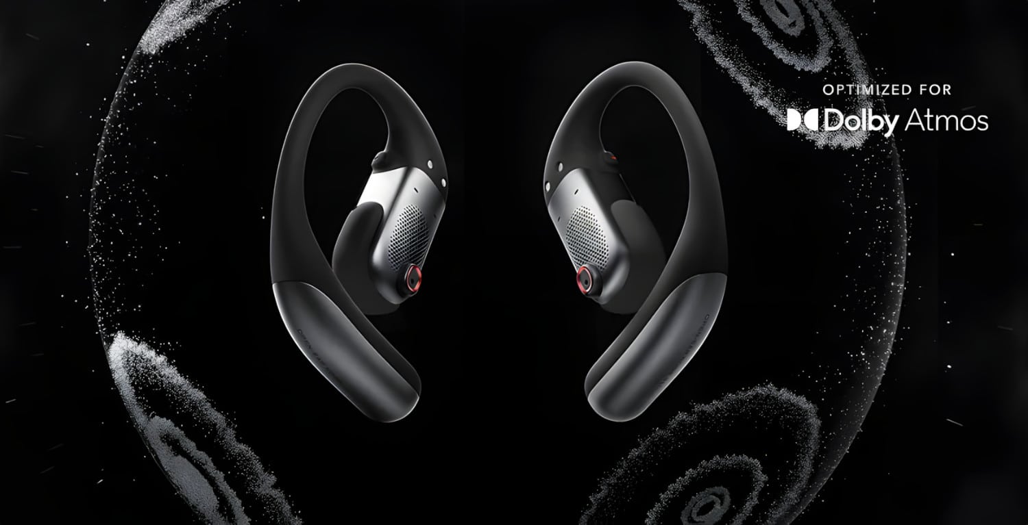 Shokz OpenFit Pro in Schwarz vor schwarzem Hintergrund