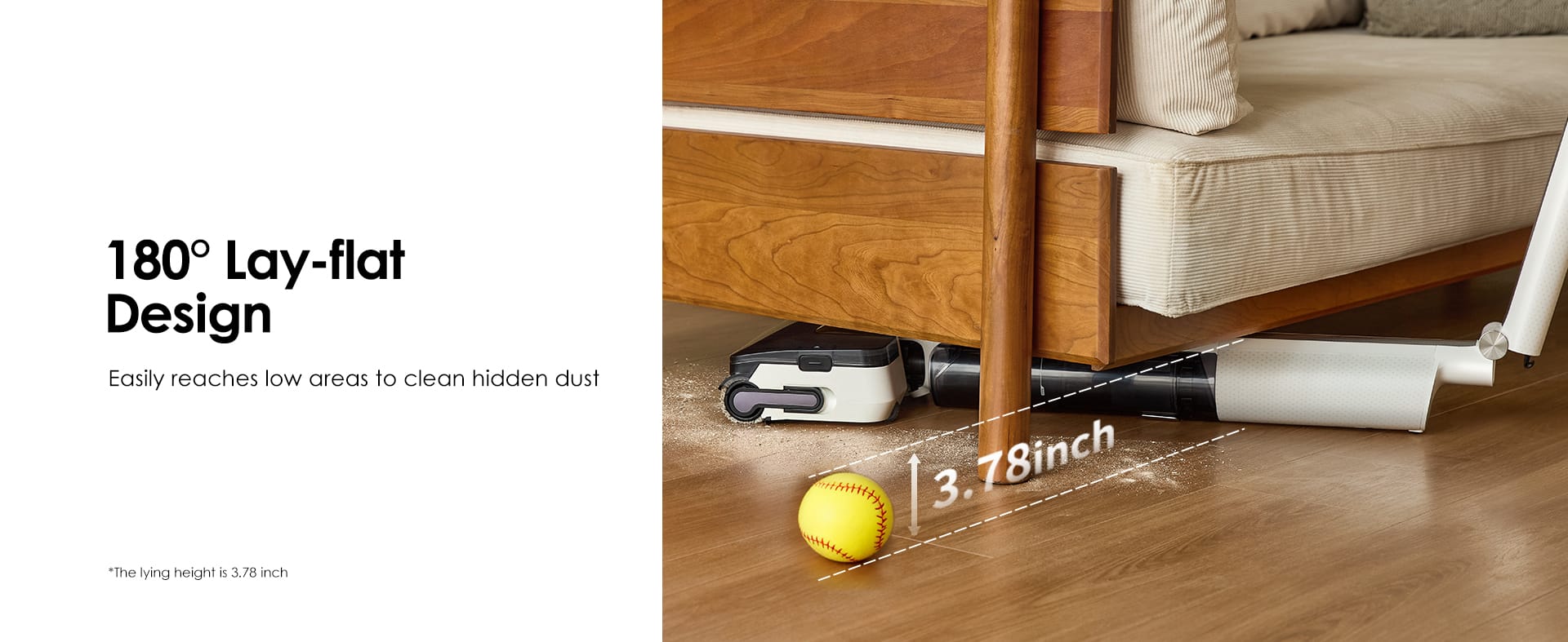 Tineco Floor One i7 Fold saugt unter einem Möbel.